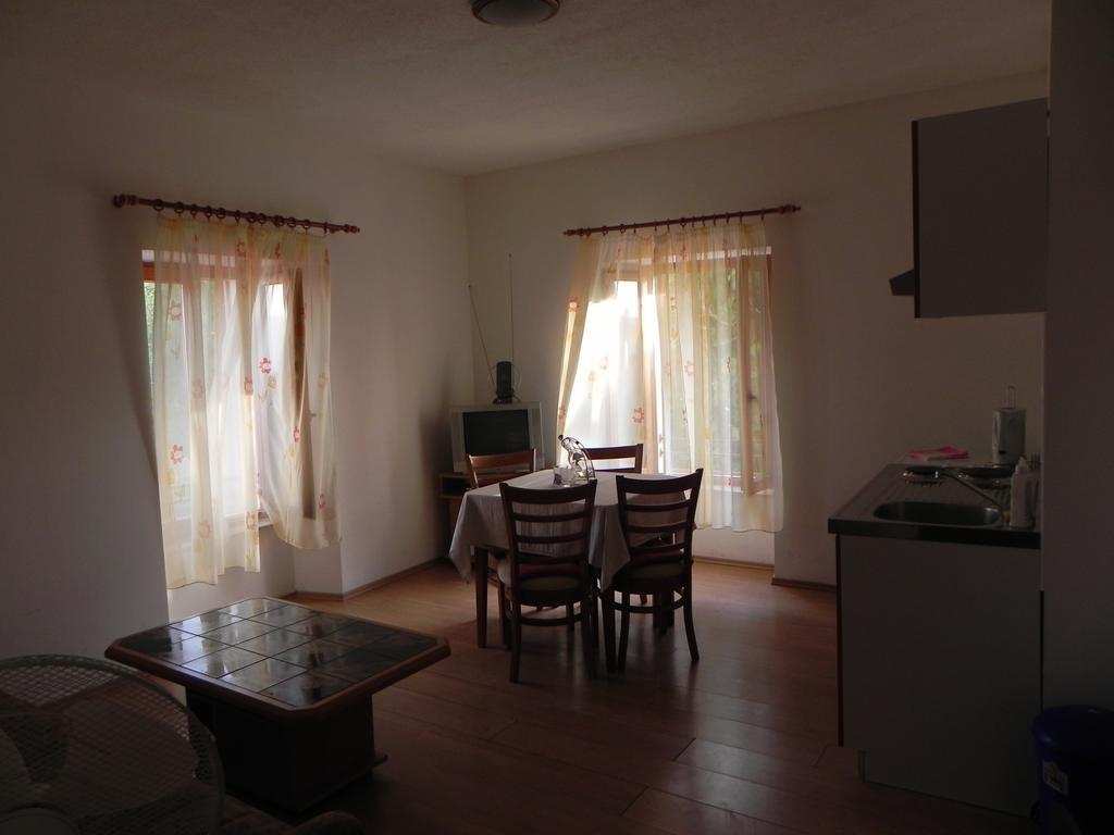 Apartments Riva Pag Town Εξωτερικό φωτογραφία